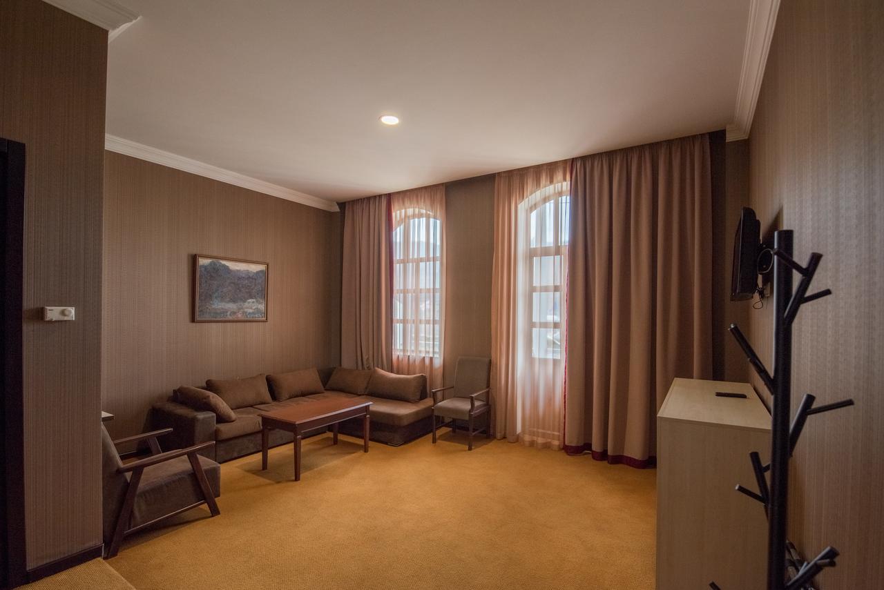 Hotel Rikhe Monika Tbilisi Esterno foto