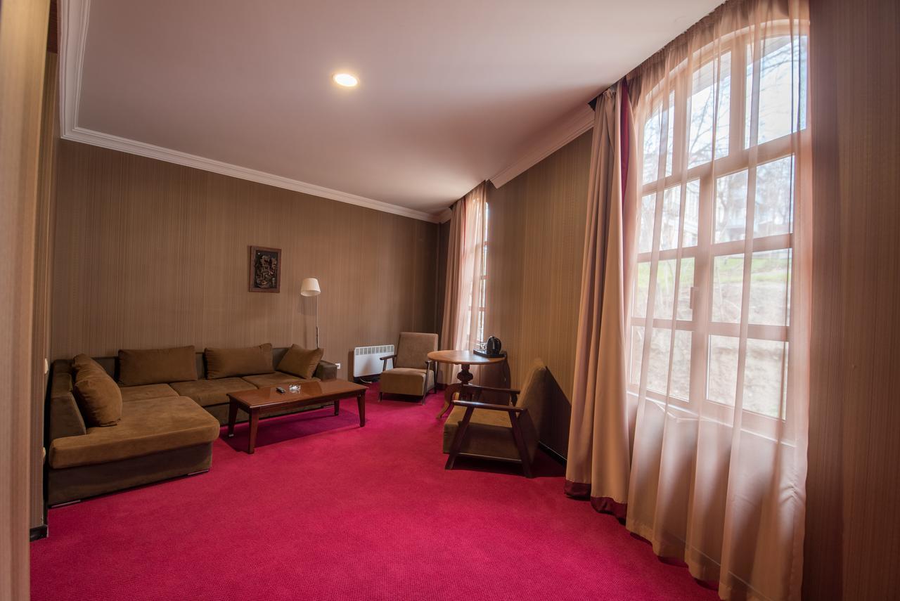 Hotel Rikhe Monika Tbilisi Esterno foto